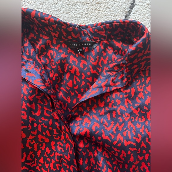 Tara Jarmon Red & Navy Leopard Print Top - Picture 6 of 6